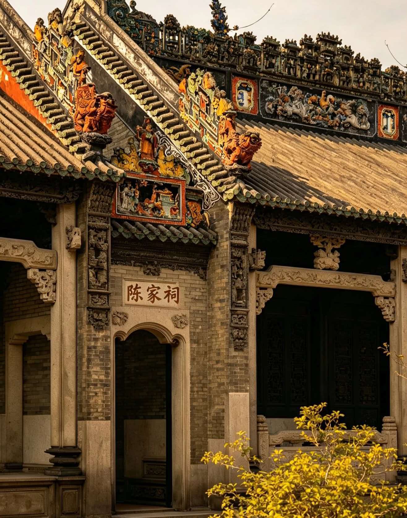 One day tour in Guangzhou: tasting Cantonese Dim sum and appreciating historical heritage
