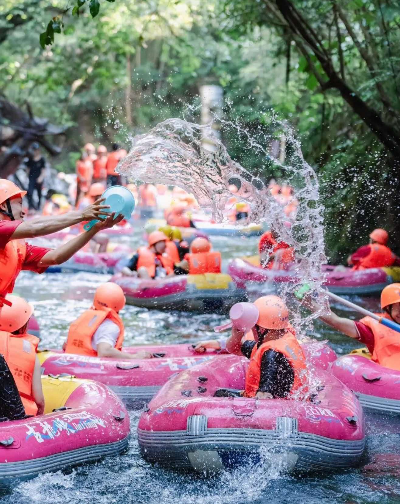 One day tour in Guangzhou: Outdoor adventure experience in Gulong Gorge
