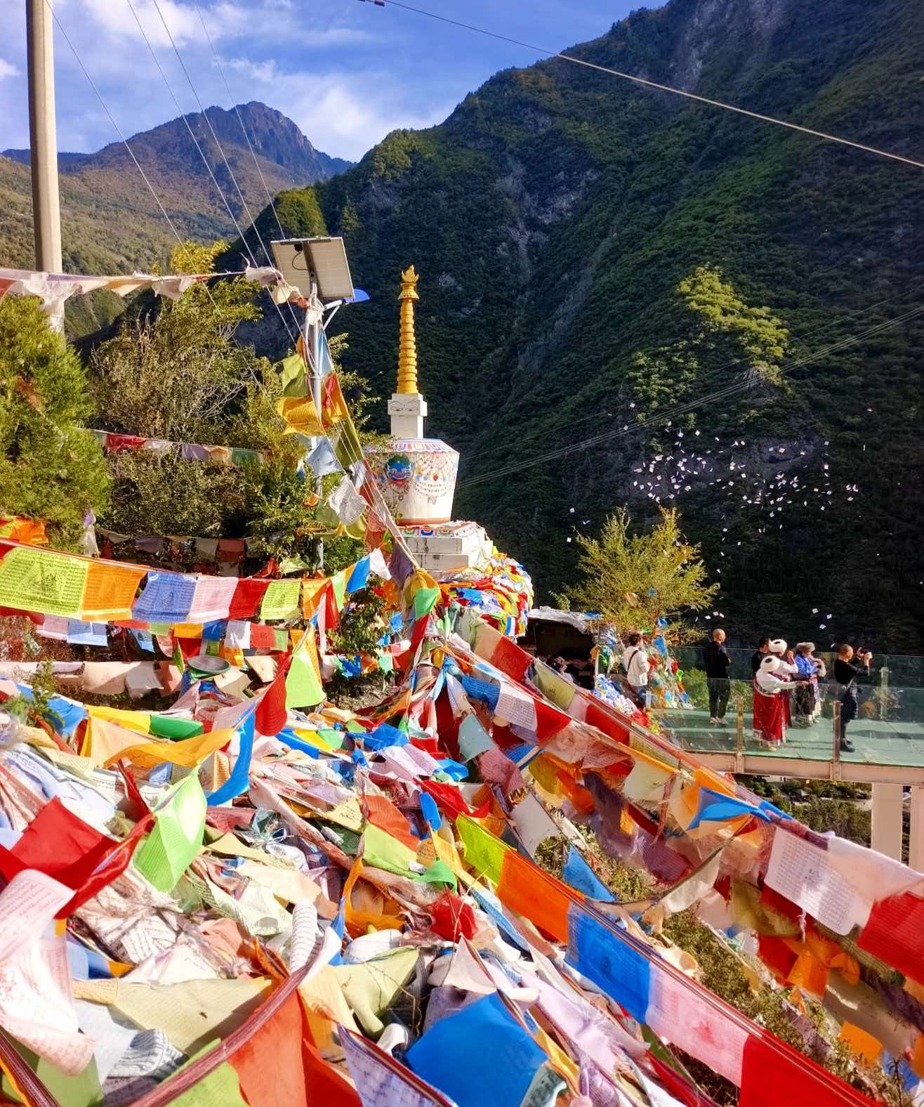 Chengdu to Tagong Day Trip: Visit a Local Tibetan Nomad Family & Have a Homemade Dinner